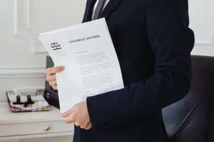 How to Choose Selling House After Divorce Without Guessing - How-To Guides - divorce guidance and family law support