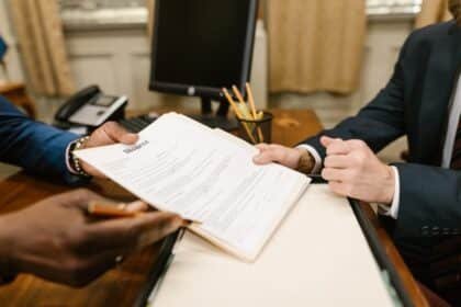 What to Know Before Choosing How To File For Divorce - How-To Guides - divorce guidance and family law support