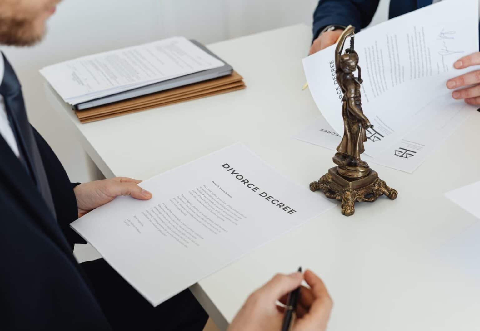 How to Choose Contested Divorce Without Guessing - Blog - divorce guidance and family law support